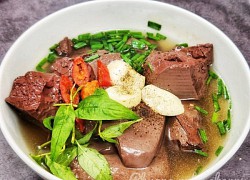 Mẹ đảm mách mẹo nấu canh tiết thơm nức mũi, nóng hôi hổi cho vào miệng là tan luôn