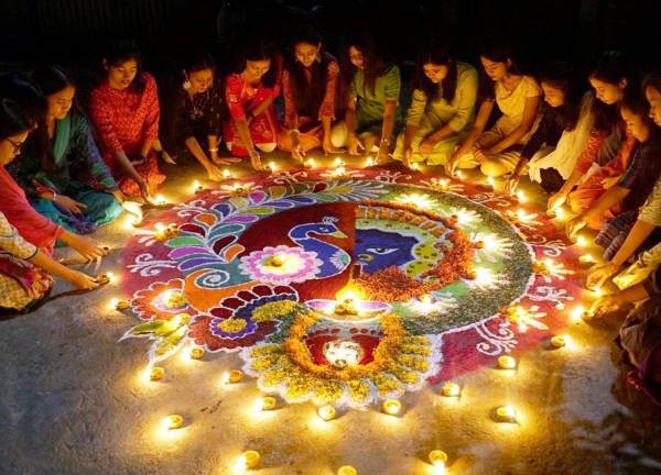 Lung linh lễ hội ánh sáng Diwali ở Ấn Độ