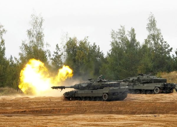 Quan chức Ukraine: Đức đồng ý, 12 nước sẽ cung cấp cho Kiev 100 chiếc xe tăng Leopard 2