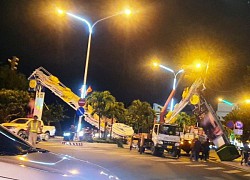 Sập cổng chào Tết ở TP Nha Trang, giao thông ách tắc nghiêm trọng