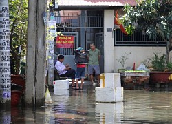 Triều cường kéo đến, người Sài thành chuẩn "tiền vô như nước" đầu năm