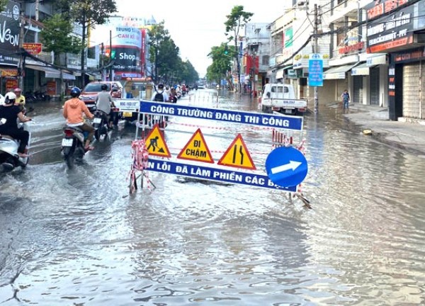 Cần Thơ lý giải việc đặt cống trên 32 đường nhưng vẫn ngập