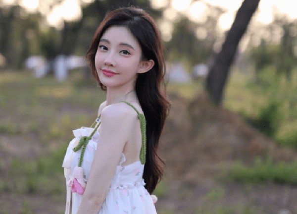 Nữ streamer đình đám từng tuyên bố kiếm 100 tỷ/năm phát hiện mắc bệnh hiểm nghèo giờ ra sao?