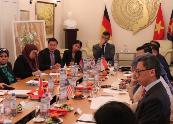 Phiên họp thứ sáu của Uỷ ban ASEAN tại Berlin