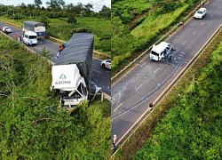 Hiện trường vụ tai nạn làm 13 người thương vong ở Đắk Lắk