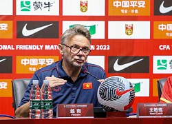 HLV Philippe Troussier: Tuyển Việt Nam và Trung Quốc có cùng đẳng cấp