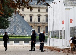 Cung điện Versailles và bảo tàng Louvre ở Pháp bị đe dọa đánh bom