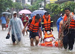 Nguyên nhân mưa lớn dồn dập ở miền Trung, khi nào chấm dứt?