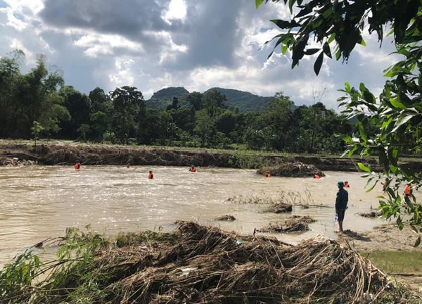 Tìm thấy thi thể nam sinh bị nước lũ cuốn trôi ở Hà Tĩnh