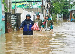 Quảng Nam: Lũ lớn đổ về, nhiều nơi bị cô lập hoàn toàn