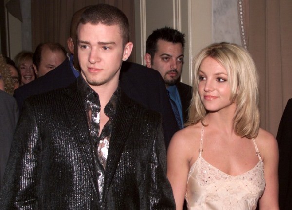 Không chỉ ép Britney Spears phá thai, trai tồi Justin Timberlake còn "cắm sừng" công chúa nhạc Pop trong khoảng thời gian hẹn hò