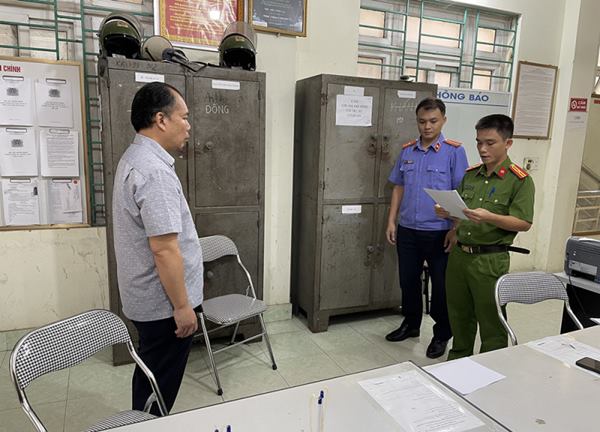 Hai sếp trung tâm đào tạo và sát hạch lái xe chỉ đạo cấp dưới làm sai