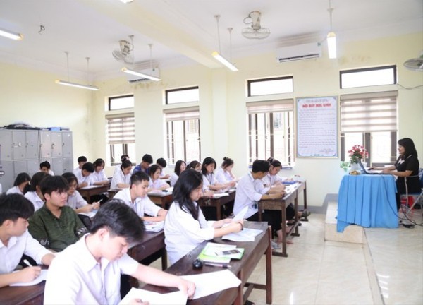 Xôn xao thông tin thu 700.000 đồng/học sinh phục vụ Ngày nhà giáo Việt Nam