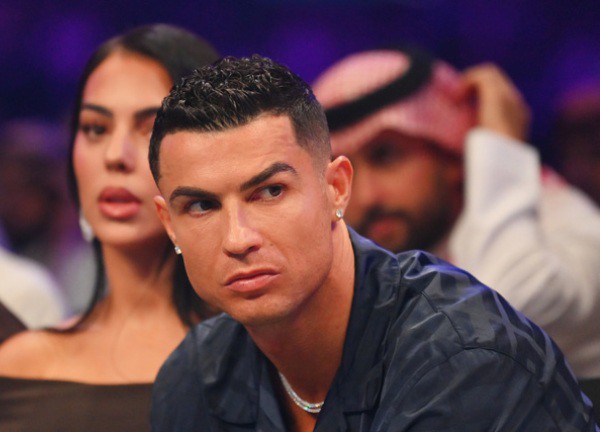 Cristiano Ronaldo và Georgina Rodriguez bị điều tra