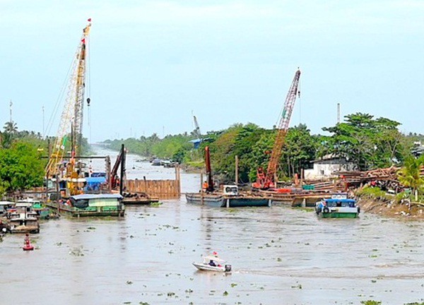 Tiền Giang: Tạm dừng phương tiện thủy lưu thông từ sông Tiền vào kênh Nguyễn Tấn Thành