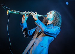 Kenny G chinh phục hàng triệu người nhờ kỹ thuật chơi saxophone không hoa mỹ