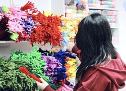 Gen Z đua nhau làm cây thông handmade