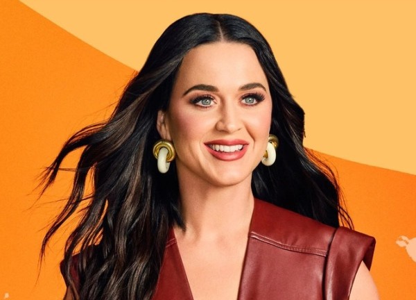 Katy Perry thừa nhận hạn chế tiệc tùng sau khi lên chức mẹ