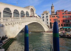 Rialto cây cầu nổi tiếng nhất thành Venice