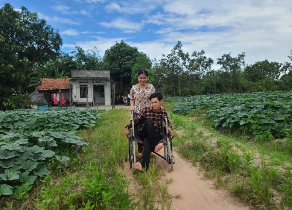 Những điều kỳ lạ của chàng trai khuyết tật đôi chân