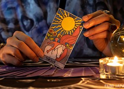 Thông điệp Tarot ngày 16/11/2023 cho 12 cung hoàng đạo: Xử Nữ bốc lá The Fool, Song Ngư bốc lá Ten of Cups ngược