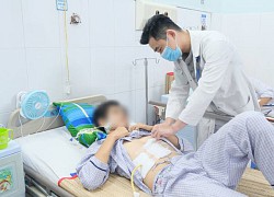 Thức khuya học bài, hay bỏ bữa, một thiếu niên nhập viện vì nôn ra máu