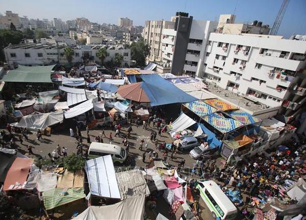 Hàng trăm người sơ tán khỏi bệnh viện lớn nhất tại Gaza