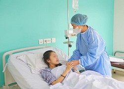 Bà hiến gan ghép cho cháu gái không cùng nhóm máu