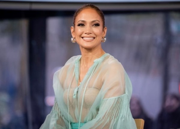 Jennifer Lopez: "Phụ nữ sẽ quyến rũ hơn khi già đi"