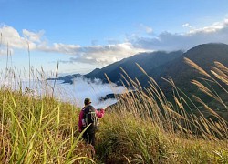 Ngắm mây trên đỉnh Lùng Cúng - Một trong những đỉnh núi cao nhất Việt Nam