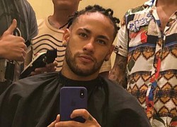 Neymar chỉ biết ngước nhìn Messi, Ronaldo