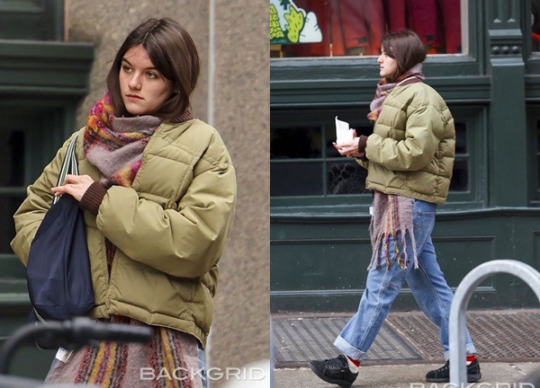 Suri Cruise gây sốt chỉ với 2 bức ảnh dạo phố New York cuối năm, gương mặt ngày càng giống Tom Cruise đến ngỡ ngàng