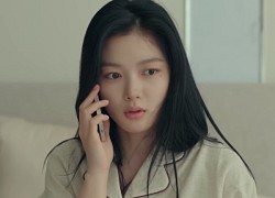 Kim Yoo Jung khiến netizen mê mệt vì mặt mộc quá đỉnh, còn được khen trông như &#8220;học sinh cấp 3&#8243;