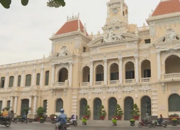 Khám phá tour du lịch 'Quận 1 sắc màu đêm'