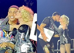 "Nữ hoàng nhạc Pop" Madonna khoá môi bạn trai kém 35 tuổi ngay trên sân khấu concert