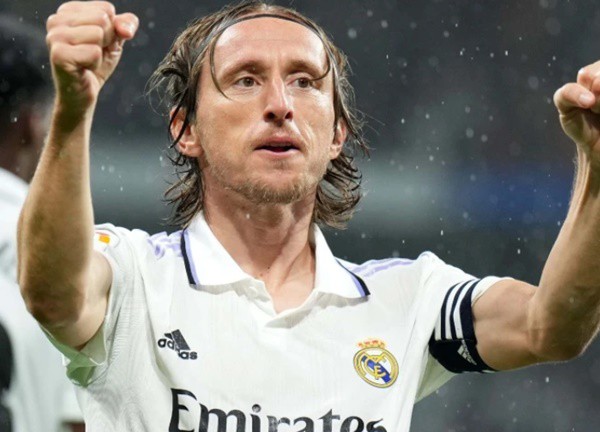 Real Madrid không gia hạn với Modric