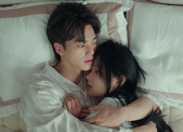 Cặp sao 'Chàng quỷ của tôi' Song Kang và Kim Yoo Jung gây sốt
