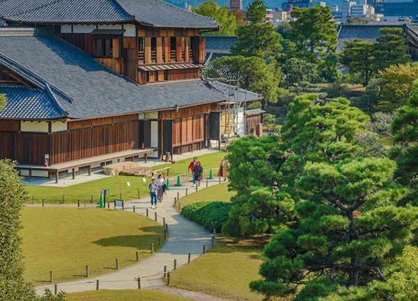 Chớm thu đỏ rực mê hoặc ánh nhìn tại cố đô Kyoto