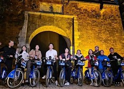 Một Hà Nội mê hoặc qua tour trải nghiệm xe đạp đêm