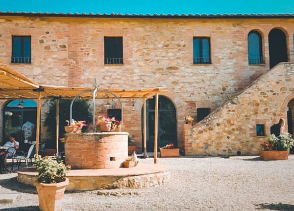 Lãng du về miền quê bình lặng và dịu êm ở Tuscany