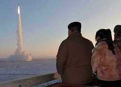 Ông Kim Jong-un tuyên bố Triều Tiên sẵn sàng đáp trả 'quyết định sai lầm' của Mỹ