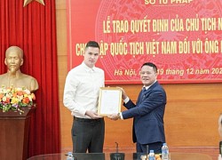 Thủ môn Nguyễn Filip xúc động trong ngày nhận quốc tịch Việt Nam