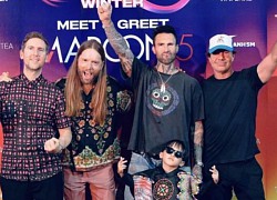 Trưởng nhóm Maroon 5 bất ngờ tặng quà cho rapper nhí