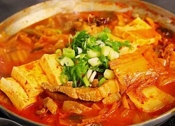 Cách nấu canh kim chi thịt bò chuẩn vị Hàn Quốc