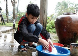 Cậu học trò sống một mình, mong thành bác sĩ