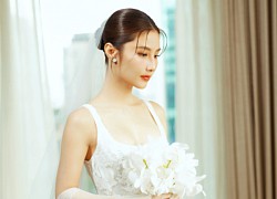 Diễm My 9X dùng 3 bó hoa ngày cưới: 1 bó chưa được cô dâu Vbiz nào dùng, ý nghĩa loài hoa cầm vào lễ đường mới đặc biệt