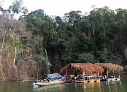 Trên lòng hồ thuỷ điện Thượng Kon Tum