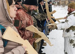 Kiev lập lữ đoàn xung kích để giành lại lãnh thổ, Giám đốc CIA nói về viễn cảnh xung đột Ukraine