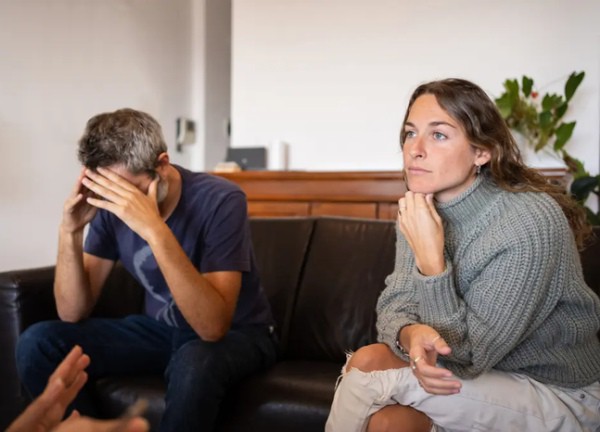Người đàn ông đâm đơn kiện vì "đối tượng để ý" chỉ muốn làm bạn bè