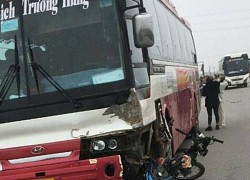 Va chạm với xe ôtô chở tân binh, 2 người đi xe máy tử vong